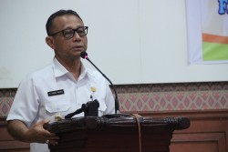 Bupati Mamuju H. Habsi Wahid