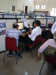 Tim Penyidik Ditreskrismum pada saat memeriksa I