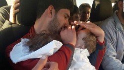 Anak-anak menjadi korban serangan senjata kimia di Khan Sheikhoun, Idlib, Suriah