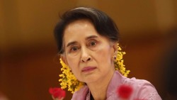 Pemimpin Myanmar Aung San Suu Kyi
