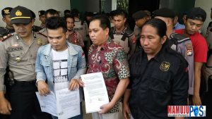 Sebut Bahasa PUS Tak jelas dan Tak berwujud, Keluarga PUS Demo di Kantor Gubernur Sulbar