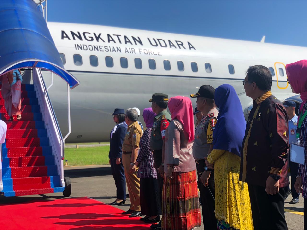 Kedatangan Mufidah JK di Mamuju Disambut Kapolda Sulbar