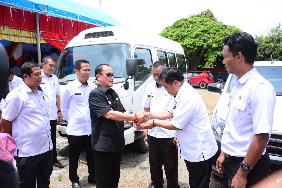 Bupati Mateng Serahkan 2 Unit Mobil
