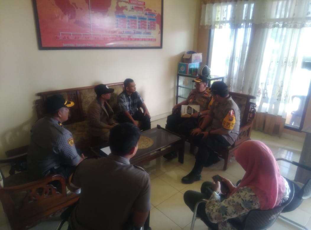 Wakapolda Sulbar Bersama Kapolres Matra Cek Kantor Bawaslu Pasangkayu
