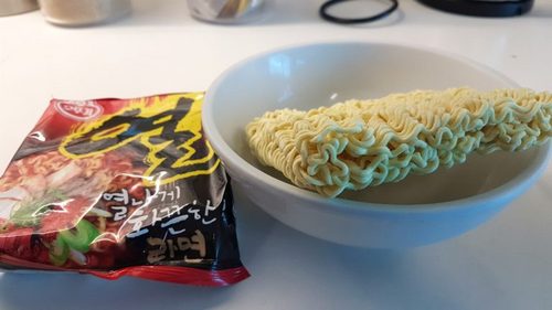 4 Mi Instan Ini mengadung Babi, Juga Beredar di Sulbar