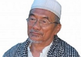 KH. Abd Latief Busyra Imbuh Masyarakat Taati Hasil Sidang MK