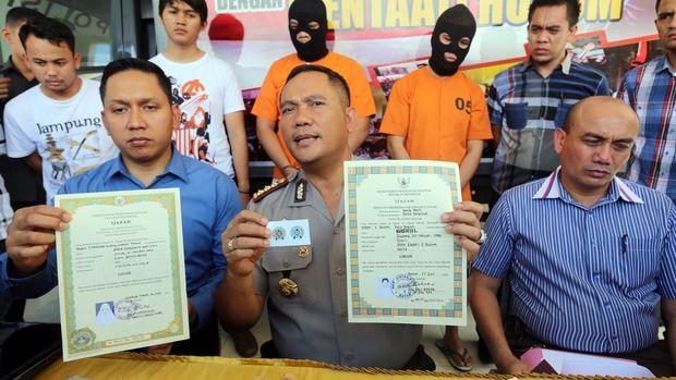 Polisi Bekuk Penjual Data Kependudukan dan Nomor Ponsel