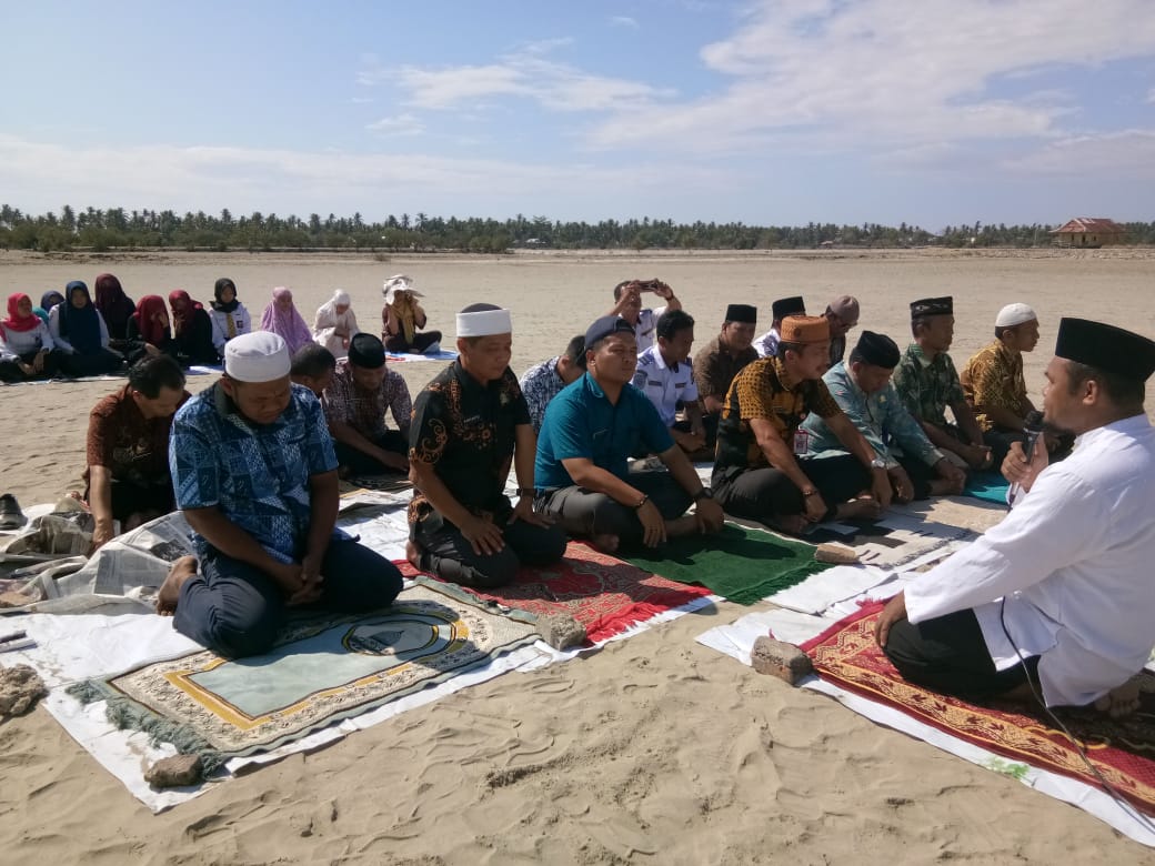 Akibat Kemarau Panjang di Majene, Staf Dishub Salat Istisqa