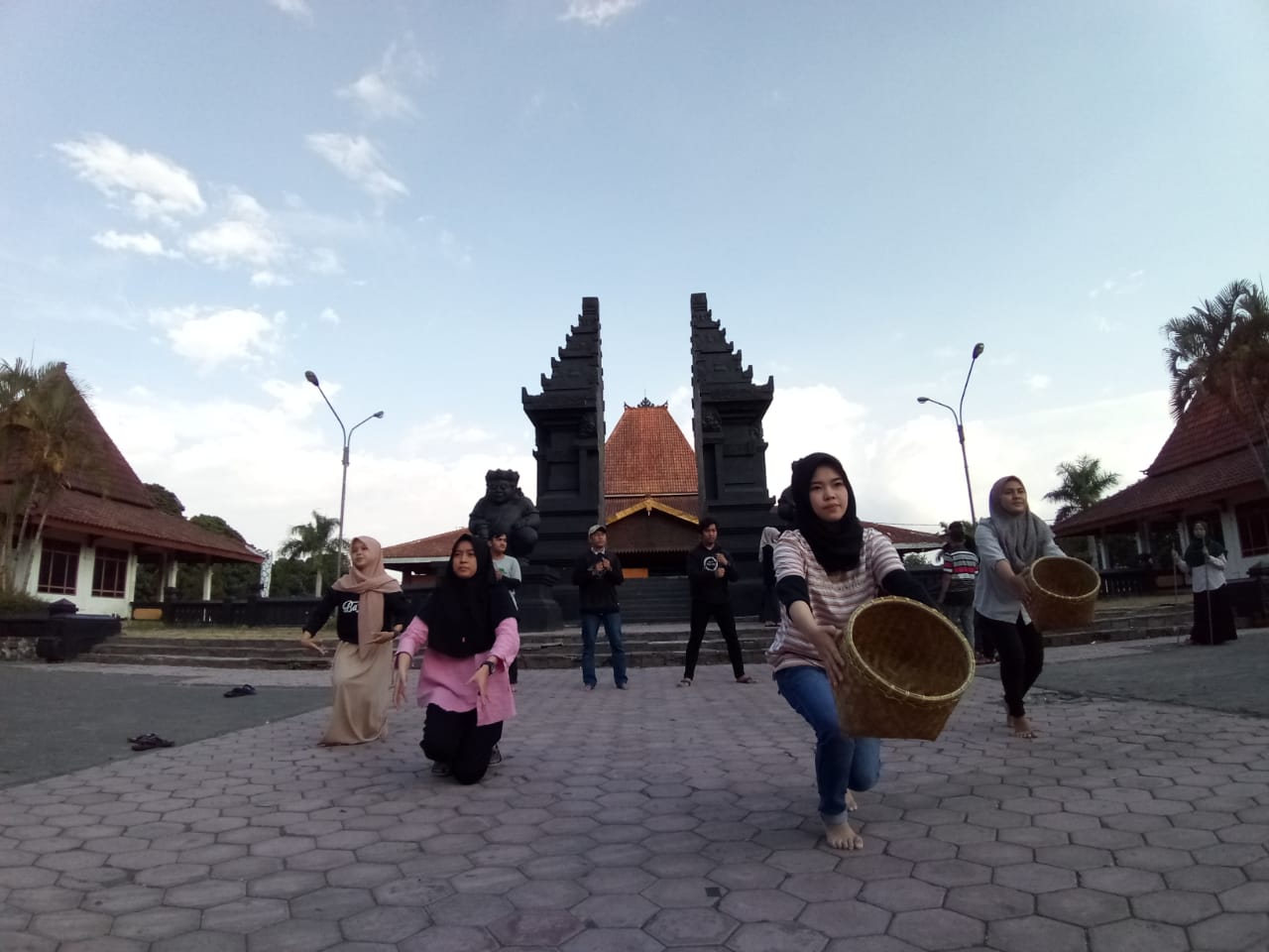 Festival Anak Mandar Gelorakan Kota Malang