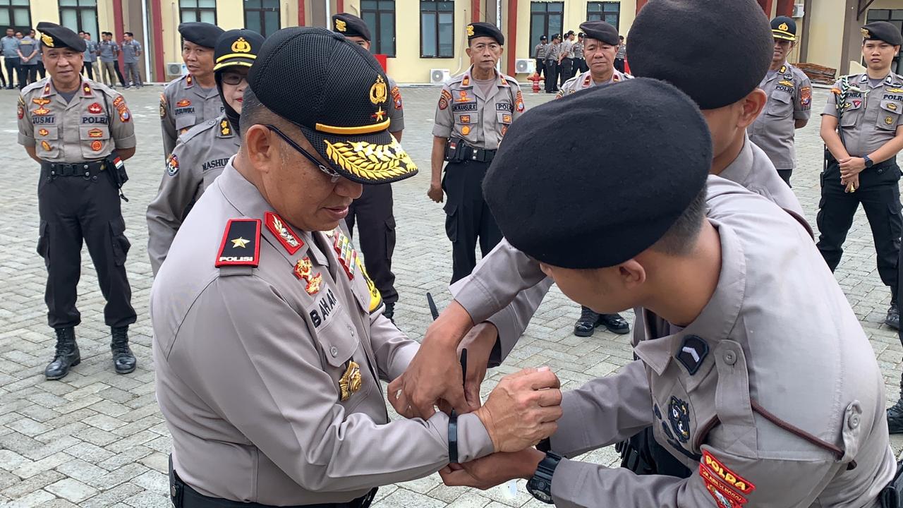 Brigjen Pol Baharudin: Kapan Lagi Kalian Bisa Borgol Kapolda