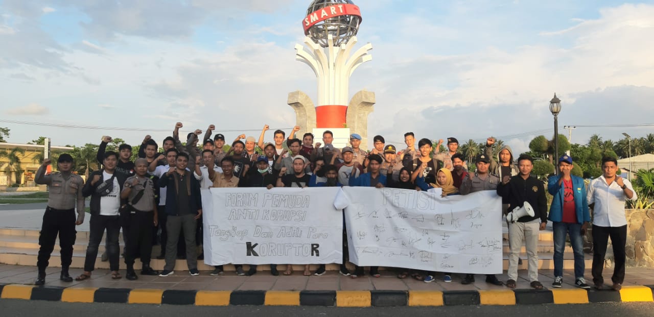 Polres Mamuju Utara Pam Aksi dan Konvoi Hari Anti Korupsi