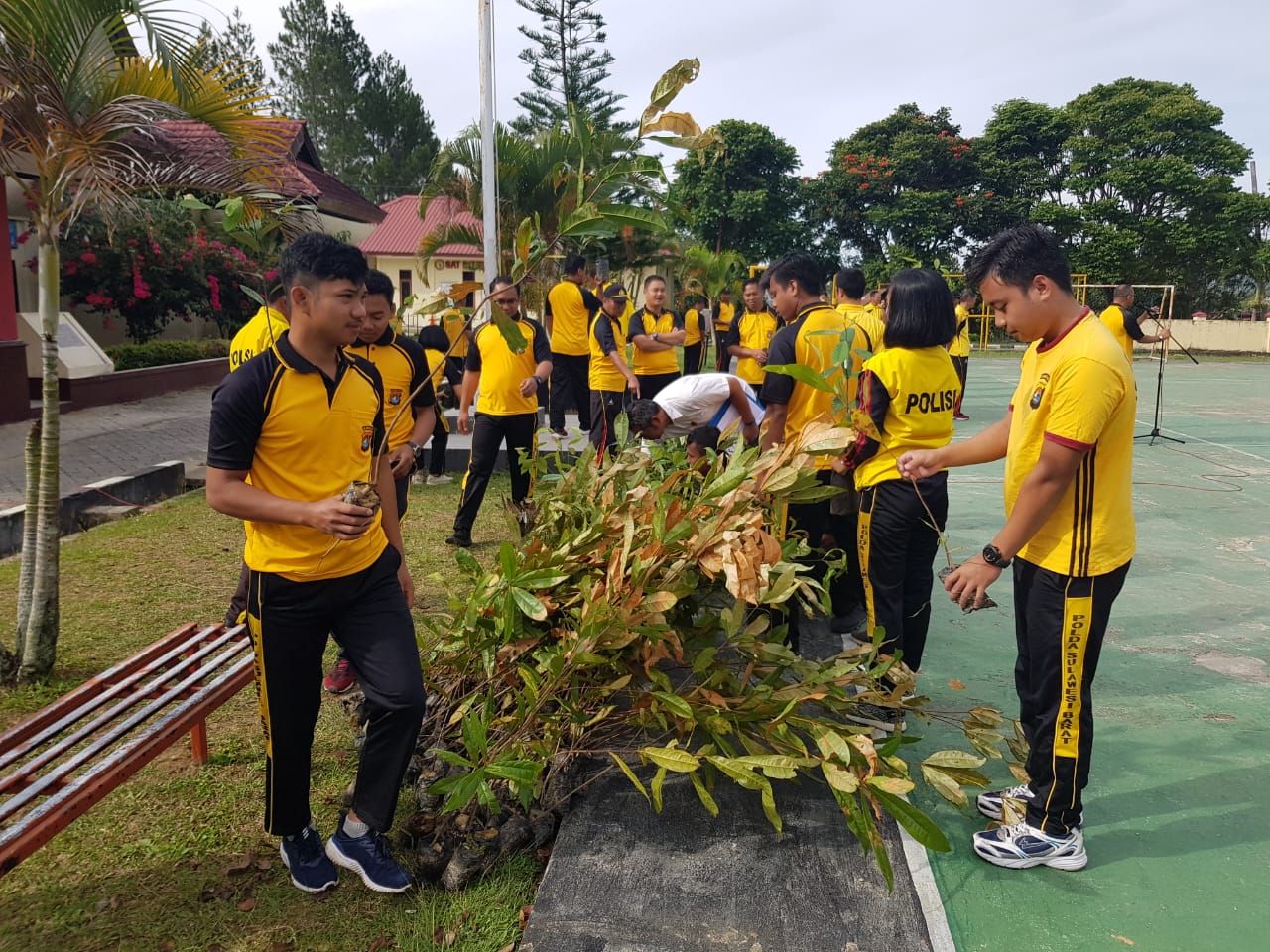 Polres Mamasa Gelar Aksi Tanam Pohon