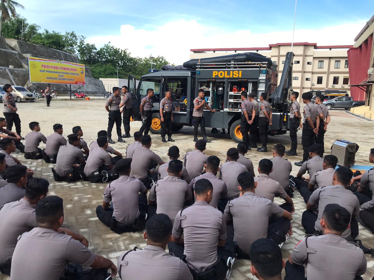 Sabhara Polda Sulbar Latihan SAR