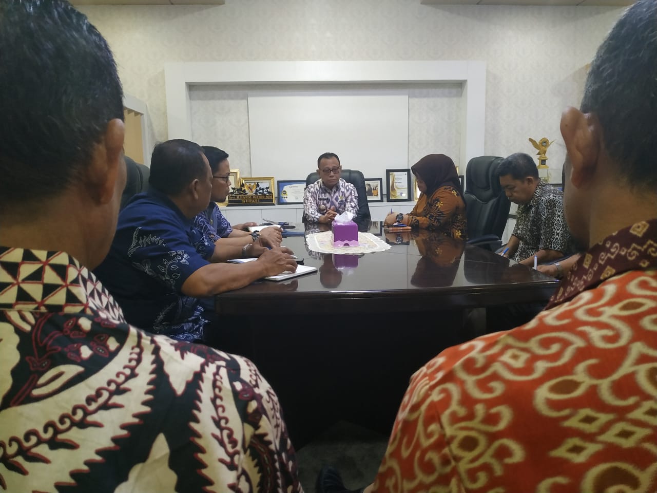 Head To Head, Bupati Mamuju Evaluasi Kinerja Pejabatnya