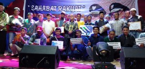Habsi-Irwan Salurkan Bantuan Ribuan Tablet, Laptop dan Komputer