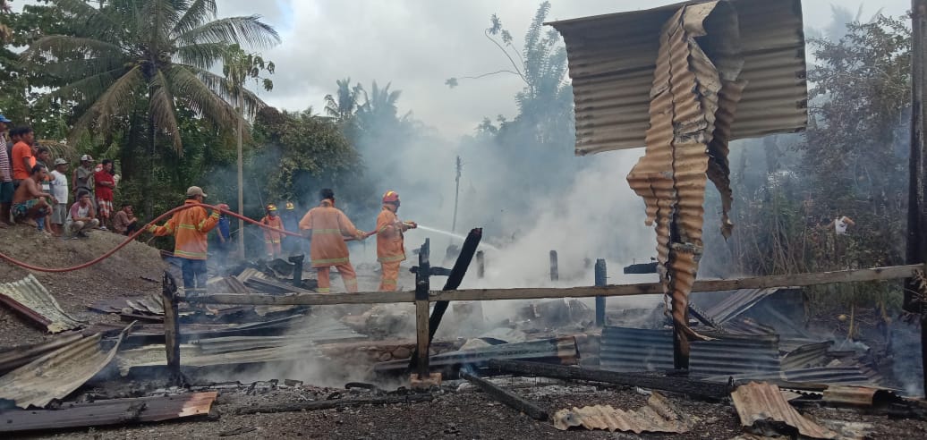 Aksi Heroik Pasutri di Pasangkayu Selamatkan Seorang Lansia dari Amukan Api