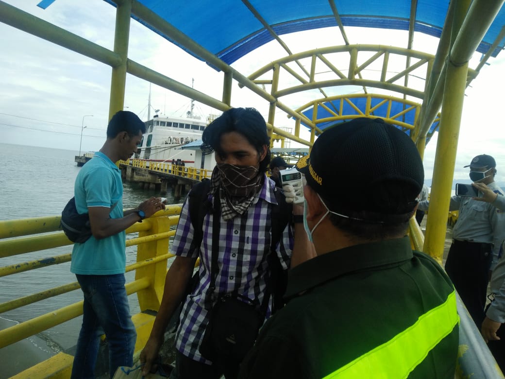 Pelabuhan Penyeberangan Mamuju Antisipasi Terhadap Covid-19