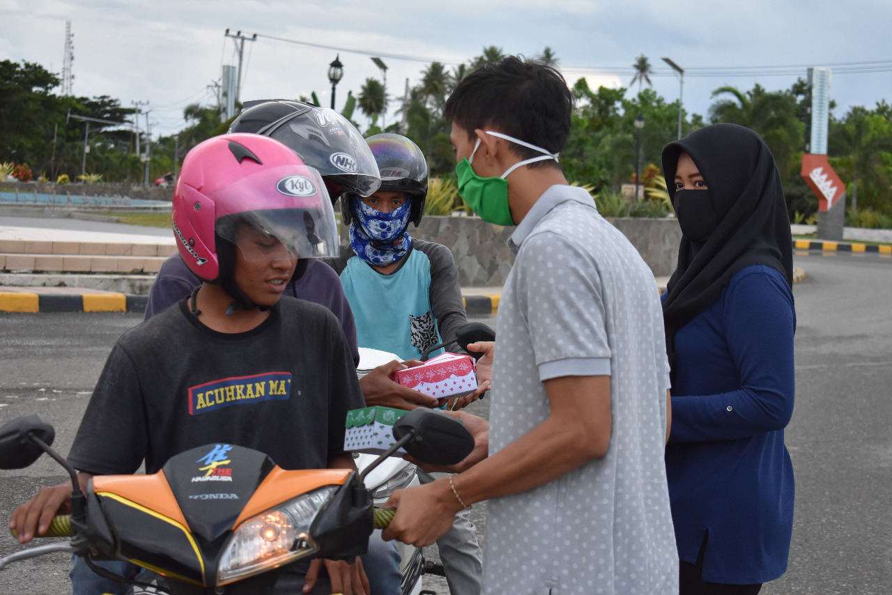Sat Narkoba Polres Mamuju Utara Pun Berbagi Saat Pandemi Covid