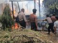 Polisi Bantu Evakuasi Kebakaran di Dusun Porendeang Majene