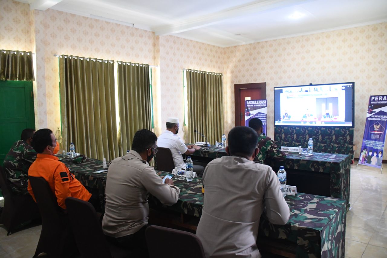 Danrem 142/Tatag dan Pemprov Sulbar Ikuti Komsos virtual