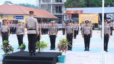 Selamat, 35 Personel Polres Majene Naik Pangkat 