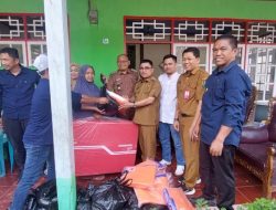 Bupati AST bersama Anggota DPRD Majene serahkan Bantuan kepada Korban Bencana