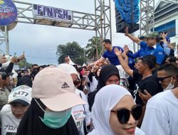 Ketua Umum Partai Demokrat Melepas Peserta Colour Run