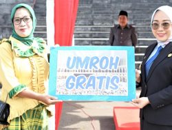 Alhamdulillah…Guru TK Ini Dapat Hadiah Umroh Gratis dari Bupati