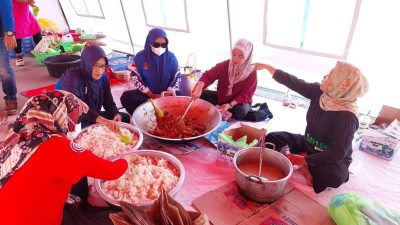 Pasca Kebakaran, Dinsos Mamuju Dirikan Tenda Dapur Umum