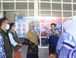 Dinkes Sulbar, Satgas Tolsih dan PMII Periksa Kualitas Toilet di Puskesmas Tampa Padang