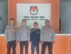 Polisi Jaga Ketat KPU Polman