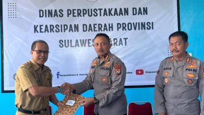 Polairud Polda Sulbar Dapat Bantuan Ratusan Buku dari Dinas Perpustakaan