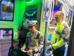 Tes Urine dan Cek Kelengkapan Pengemudi Para Sopir Bus, Biddokkes dan Ditlantas Polda Sulbar Gelar KRYD Jelang Arus Mudik