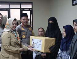 Safari Ramadan ke Mamasa, Wakapolda Berikan Tali Asih untuk Anak Yatim dan Iman Masjid