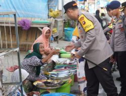 Kapolda Sulbar Cek Harga Bahan Pokok di Pasar Wonomulyo