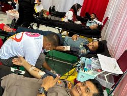 Sambut HUT Polri ke 78, Personel Dit Pam Ovit Polda Sulbar Turut Berdonor