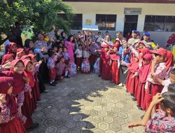 Dirlantas dan Ketua Seksi Kebudayaan PD Bhayangkari Peduli Pendidikan