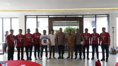 Kapolda Lepas Tim Bola Voli Putra-Putri Sulbar Ikuti Turnamen Kapolri CUP