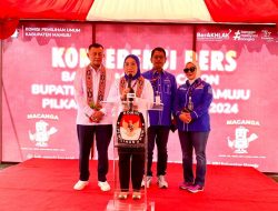 Sah, Tina-Yuki Mendaftar ke KPU Mamuju