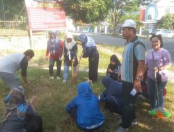 Disnaker Sulbar Melakukan Kerja Bakti Bersama