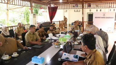 Sekprov Pimpin Rapat Monev BLUD RSUD Regional Sulbar Triwulan III 2024