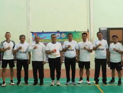 Sekprov Idris Lepas Kontingen Sulbar menuju Turnamen Badminton Korpri di Sulsel