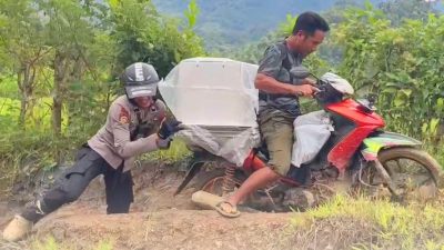 Pengabdian Polda Sulbar Menembus Pelosok, Mengawal Suara Rakyat