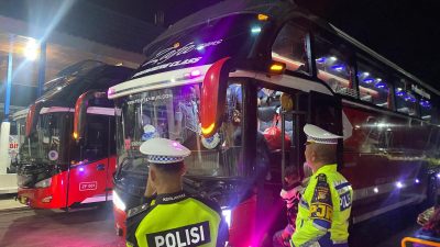 Polda Sulbar Maksimalkan Pengamanan di Posko Terminal Simbuang Mamuju, Jamin Keamaman dan Kenyamanan Libur Nataru0