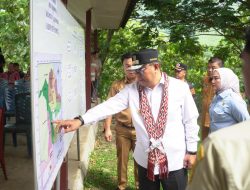 Temui Masyarakat Kalumpang, Bahtiar Ajak Perbanyak Menanam
