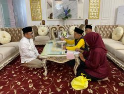 Gubernur Suhardi Duka Tunaikan Zakat di BAZNAS