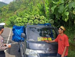 PJR Ditlantas Polda Sulbar Beri Teguran pada Kendaraan Over Load