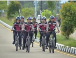 Ditsamapta Polda Sulbar Patroli Bersepeda