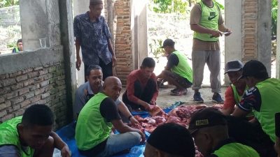 Masjid Raudhatussalihin Desa Topore Bagikan 300 Paket Kurban