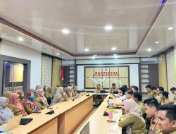 Junda Maulana Bagikan Sebagian Materi Retreat ke Seluruh ASN Bapperida Sulbar